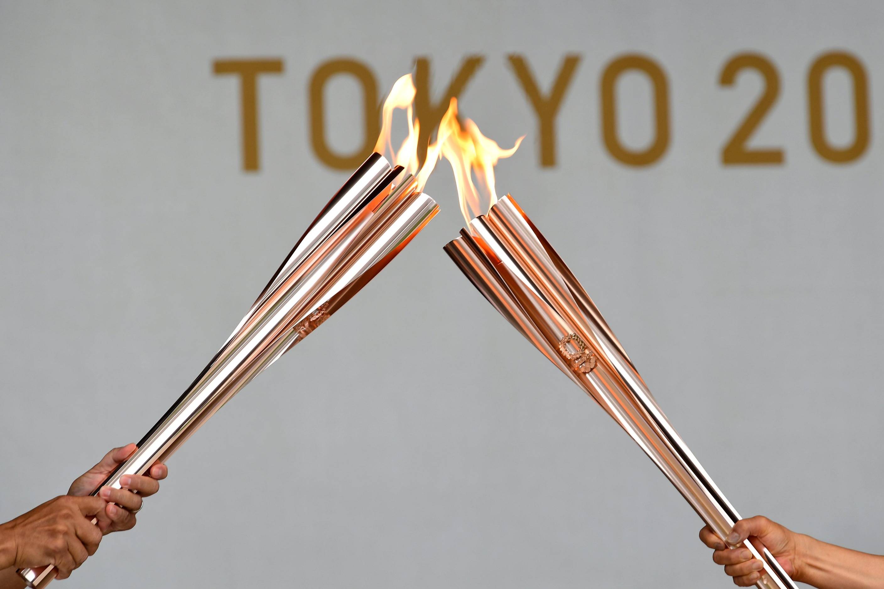 奥运火炬开始在东京闭门"传递"