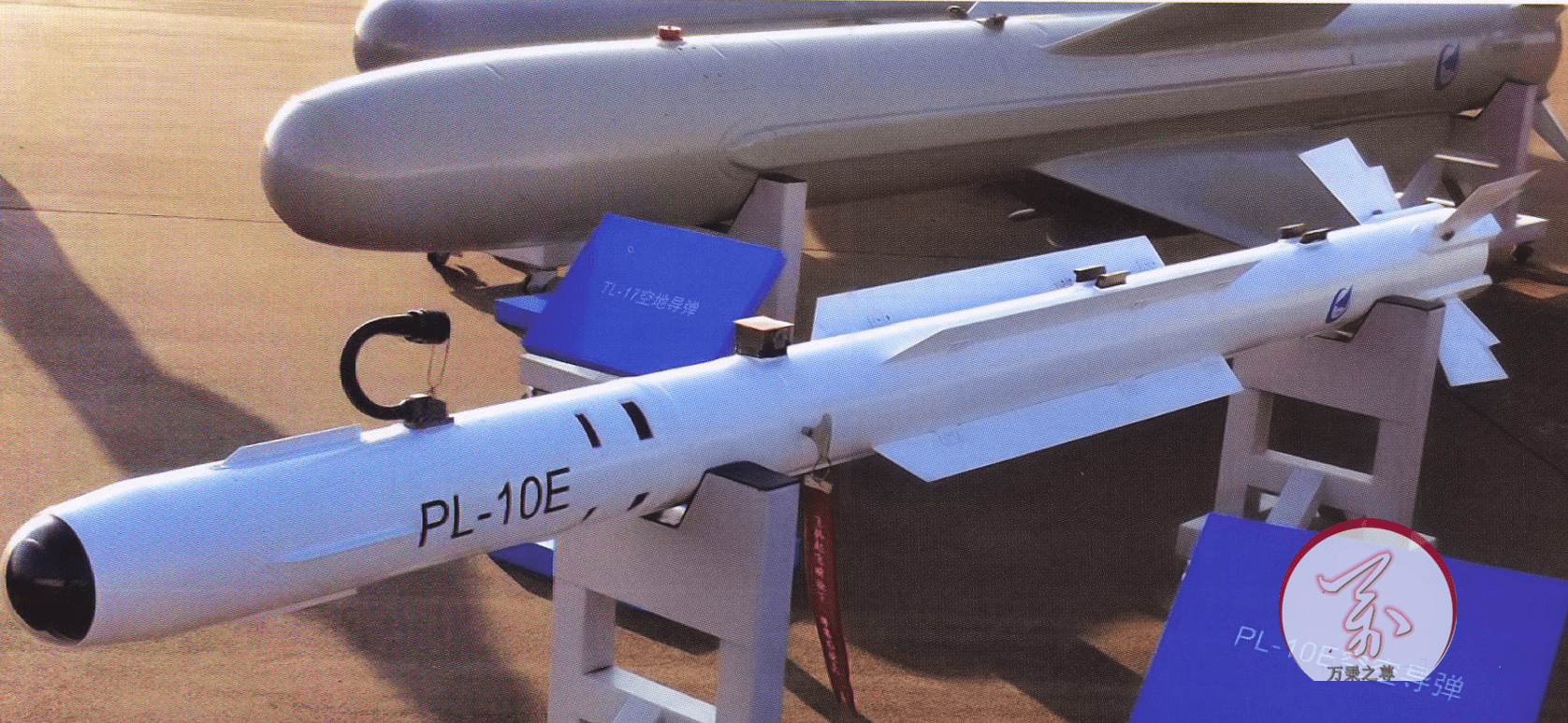 "霹雳"10近距格斗导弹机动过载比最大过载40g的"霹雳"8b空空导弹提高