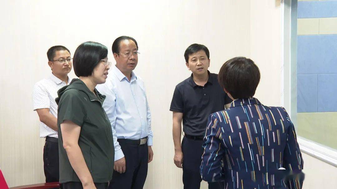 杨晓锋调研指导岷县教育工作 徐景义陪同