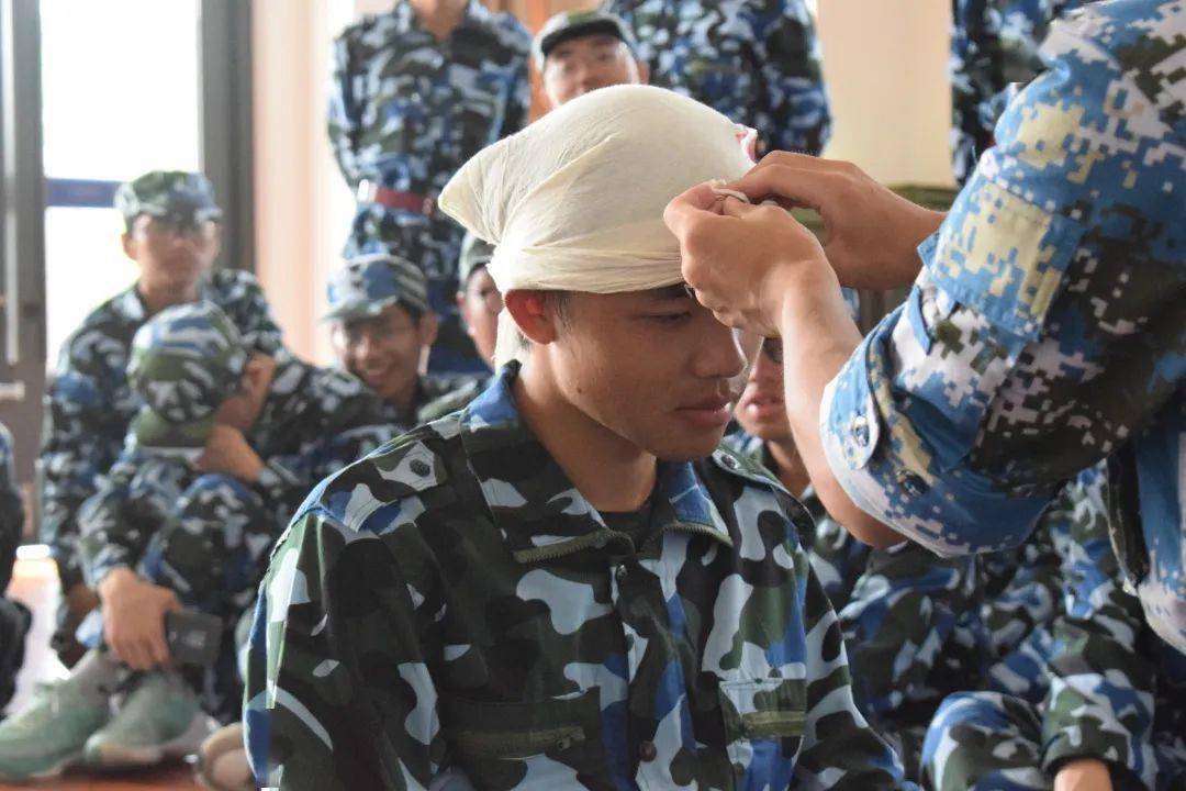 军训进行时丨普及救护知识提高救援能力