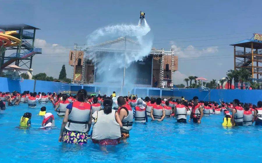 【武当周边游】快来常隆水上乐园体验:水上飞人!