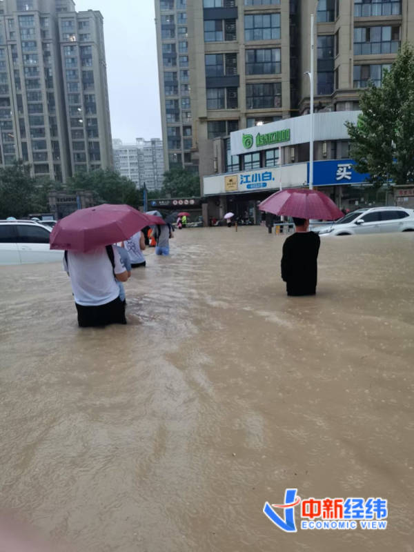 郑州出现罕见持续强降水天气过程,全市普降大暴雨,特大暴雨,累积平均