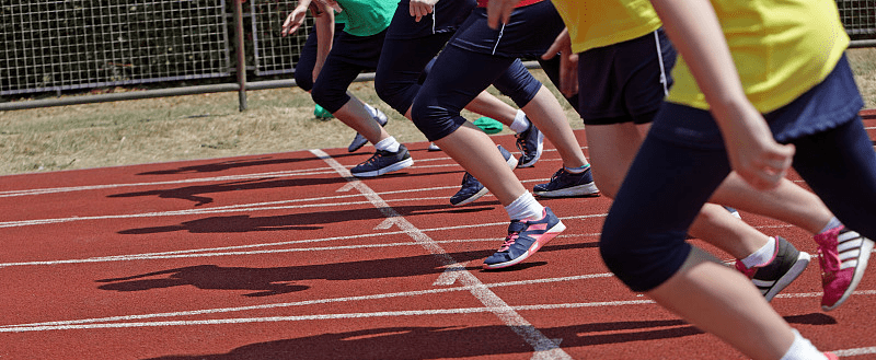100米跑是径赛项目中距离最短,速度最快,运动强度最大哪项目.