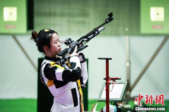 中国选手摘得东京奥运会首金 杨倩获射击女子10米气