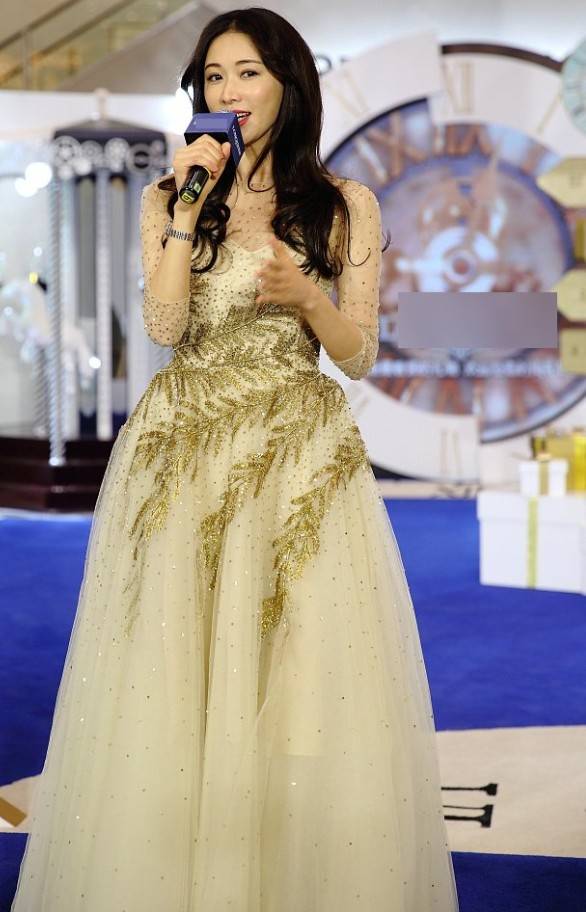 林志玲|这难道是史上最美的金丝裙？林志玲穿出了公主范儿，真是最佳组合
