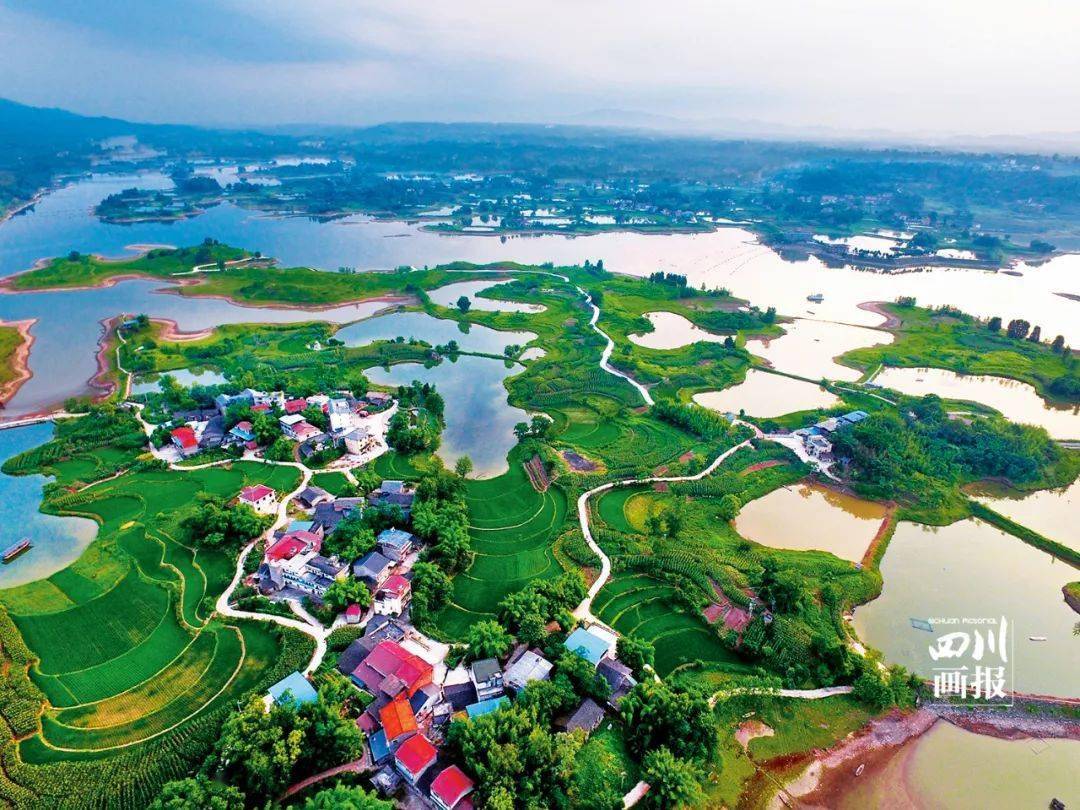 位于邻水县东南的大洪湖有"千岛洪湖"之称(郑继明 摄)