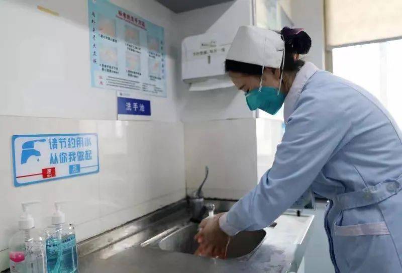 湖南省胸科医院护理人员示范正确的洗手方法
