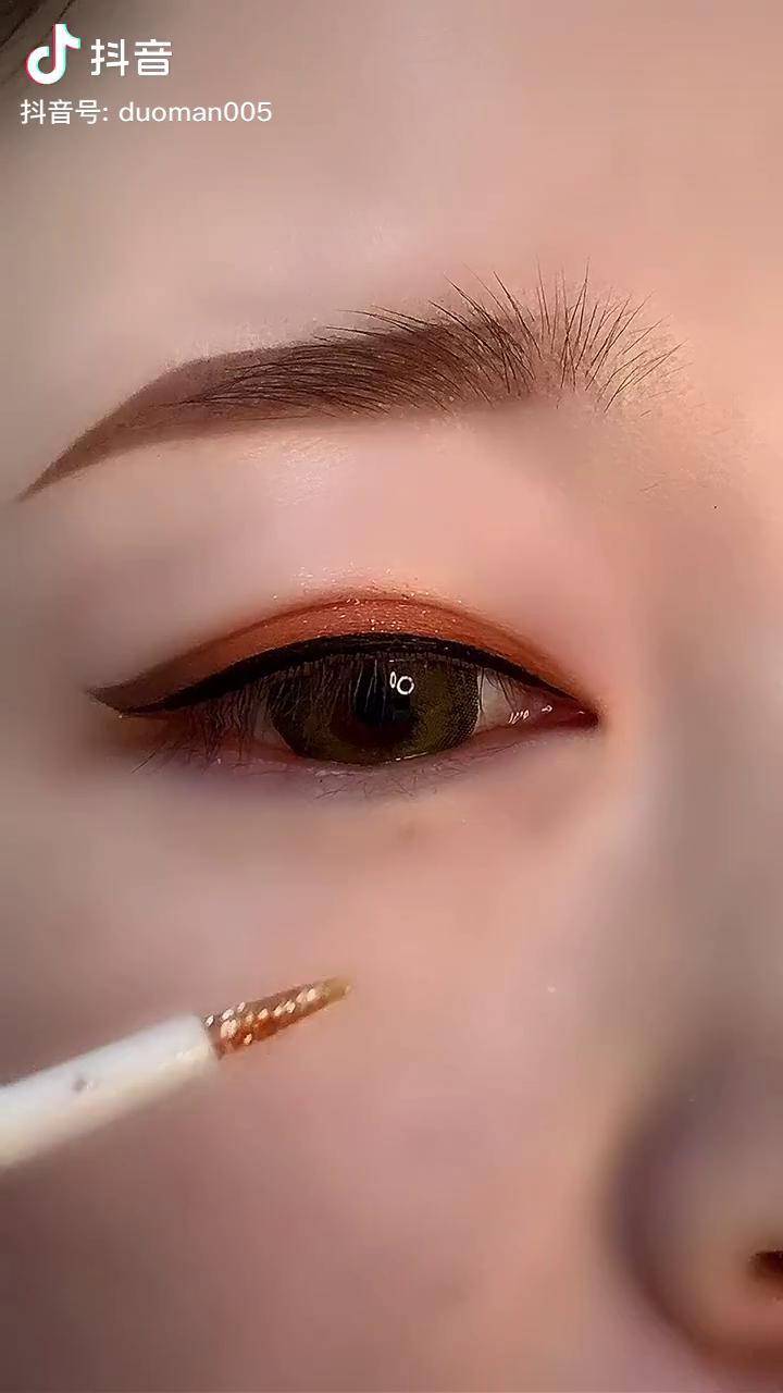 卧蚕这样画太美了