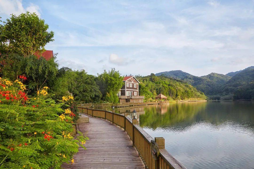 海南百花岭热带雨林文化旅游区