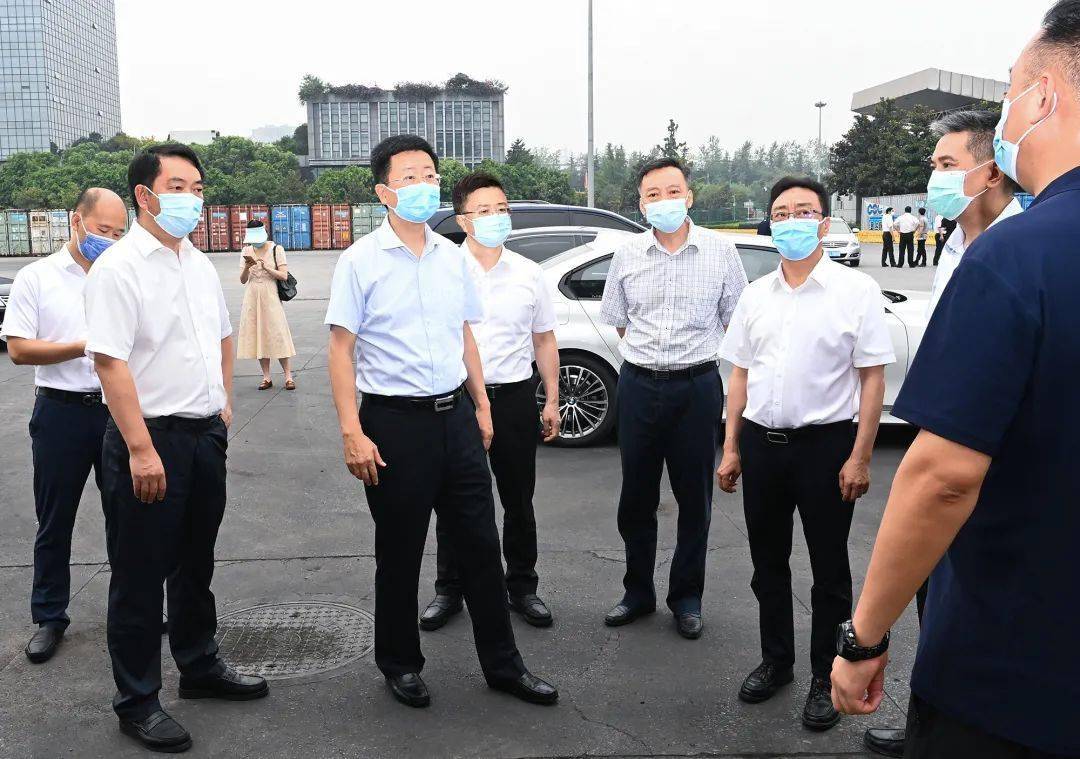 两江新区委领导一线督导疫情防控工作