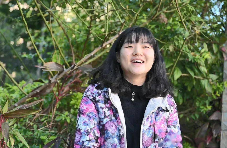 周云丽姐妹也双双考上大学,一个考上云南师范大学,一个考入德宏师范