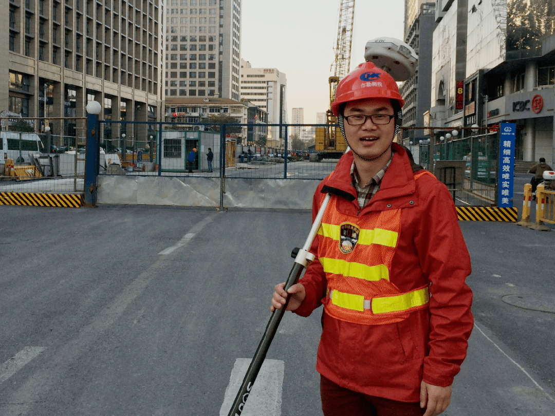 行行出状元杭州工匠特别报道林东杰测杭城大地绘锦绣蓝图