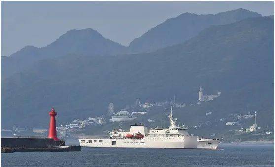 据台湾中时电子报10日报道,台湾"海巡署"4000吨级护卫舰"嘉义舰"是