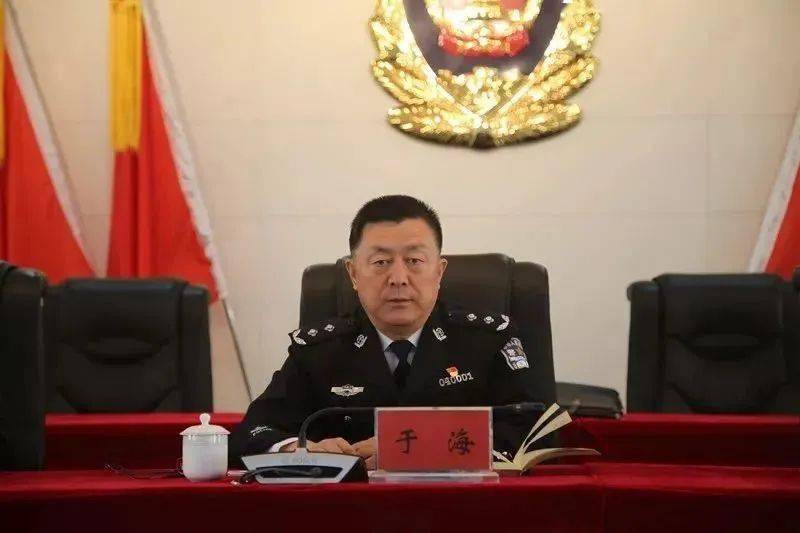 同一天,乌海市纪委监委发布消息:乌海市公安局一级高级警长贾杰涉嫌