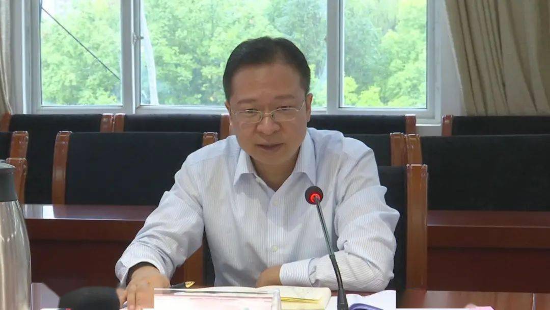 巫溪段暨巫神路三期项目推进会,县委副书记,代县长王中出席会议并讲话