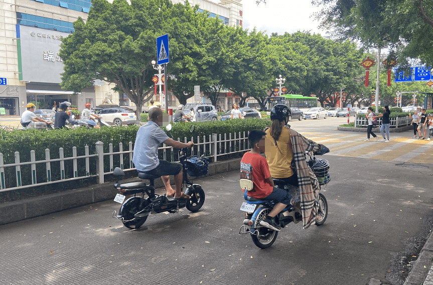 文明街采丨电动自行车安全文明行驶知多d