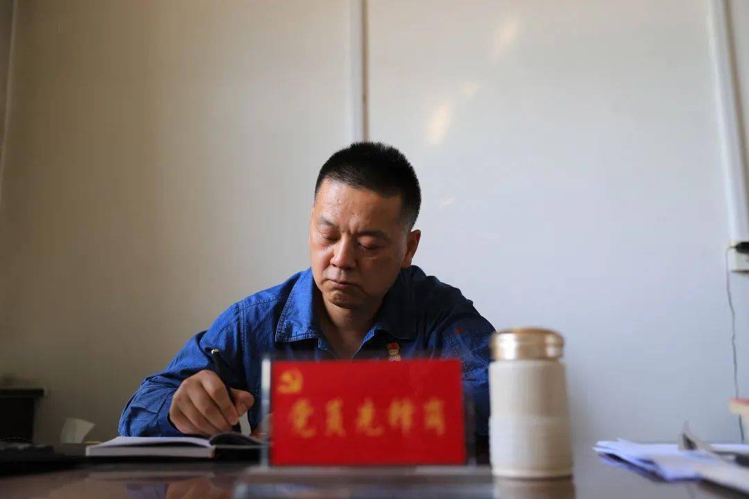 李刚:关键时刻决不能"怂"!