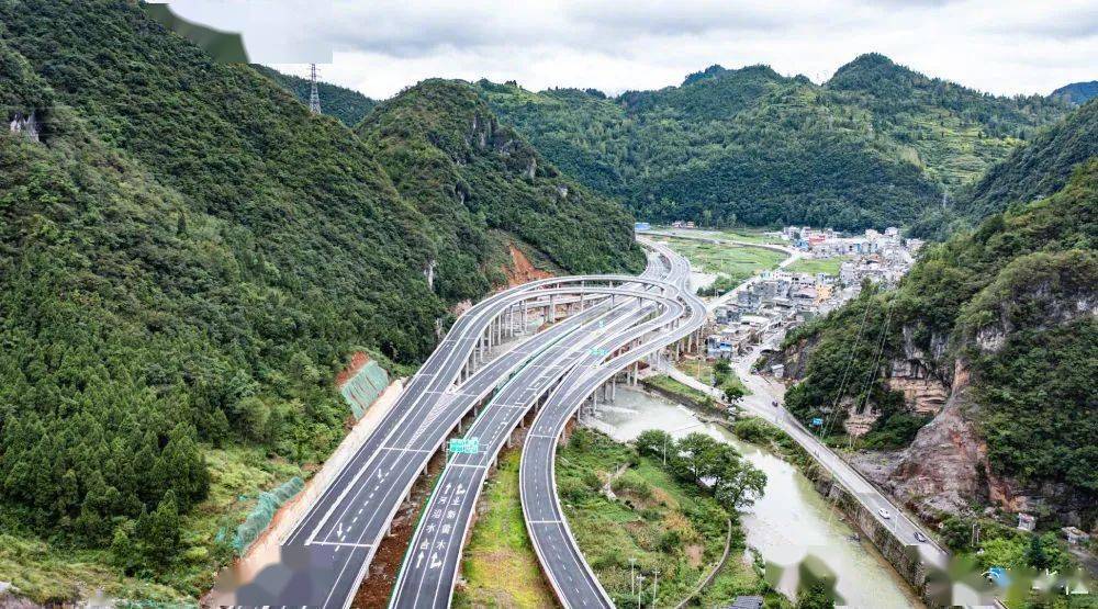 秀山至印江高速公路(贵州段)日前正式通车,项目全长52.896公里.