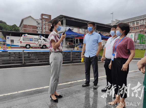 张家界方舱:铿锵女将胡崇宇