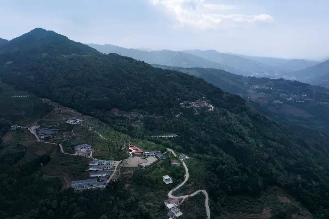 鉴筑乐山市马边县福来村马边游客中心