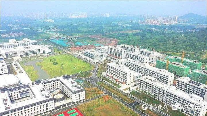 枣庄学院新校区而枣庄学院新校区,位于枣庄新城民生路以西,世纪大道以