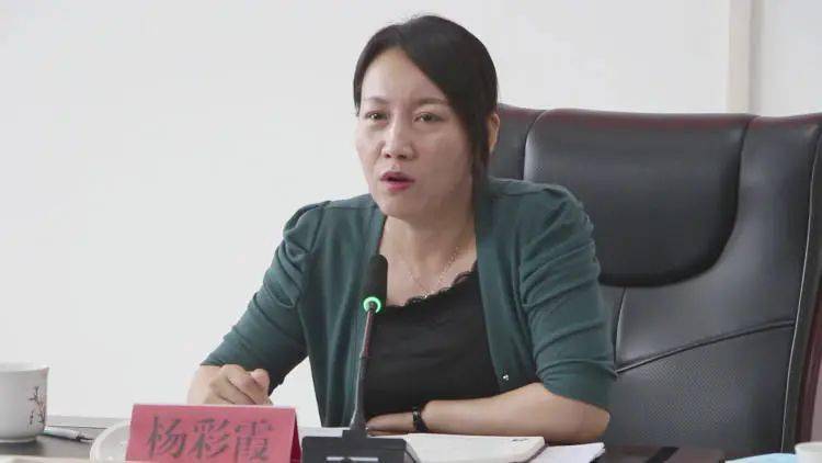 扎鲁特旗召开民族语言授课学校工作会议_杨彩霞