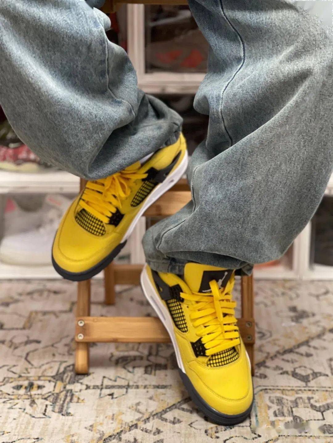 全新 "电母" aj4 还是那个