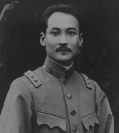 1916年许崇智担任军长,蒋介石当参谋长,两人结为兄弟.