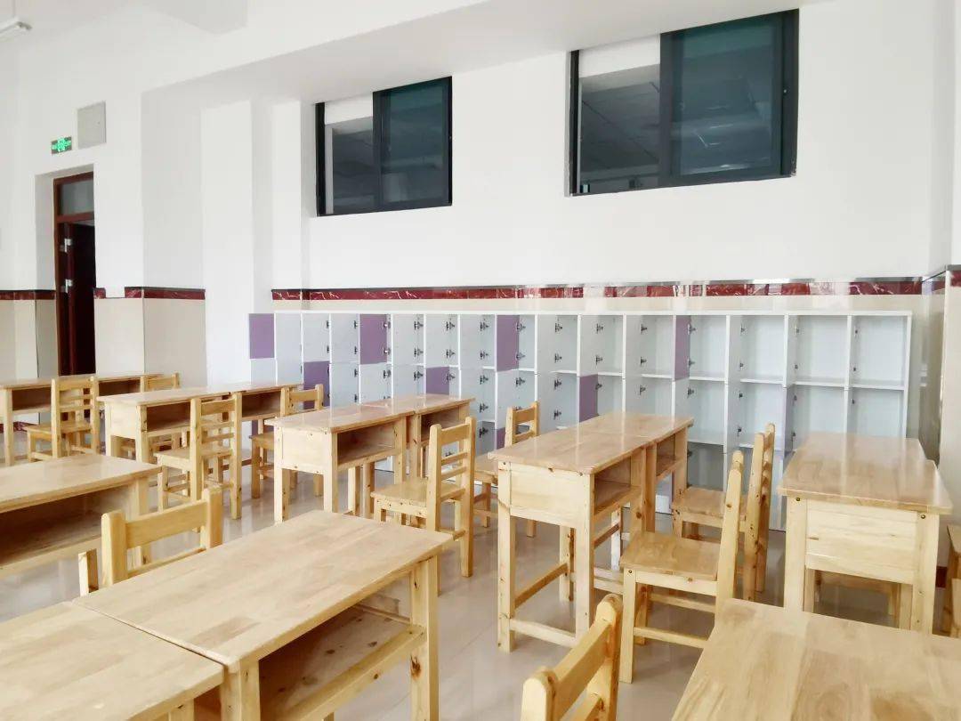 3个多亿 办学班级规模达 84个教学班 学校配有现代化多媒体教室 功能