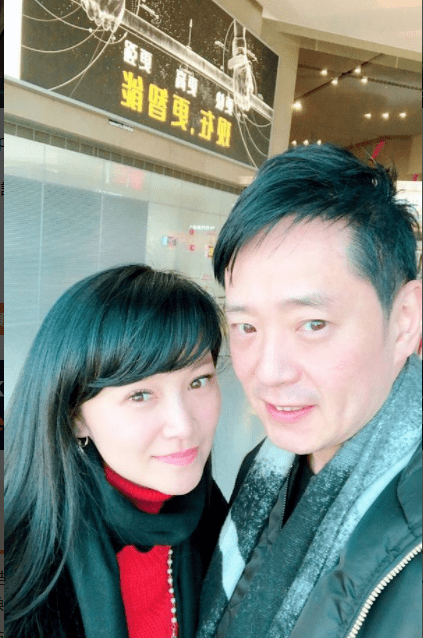 支持继女做演员tvb前男星定居内地与再婚妻子近照曝光