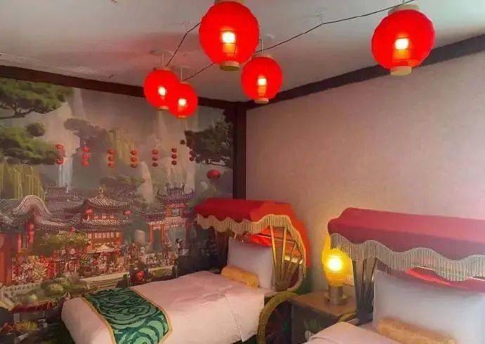 北京环球影城主题酒店太拉跨,全网吐槽"阴间设计