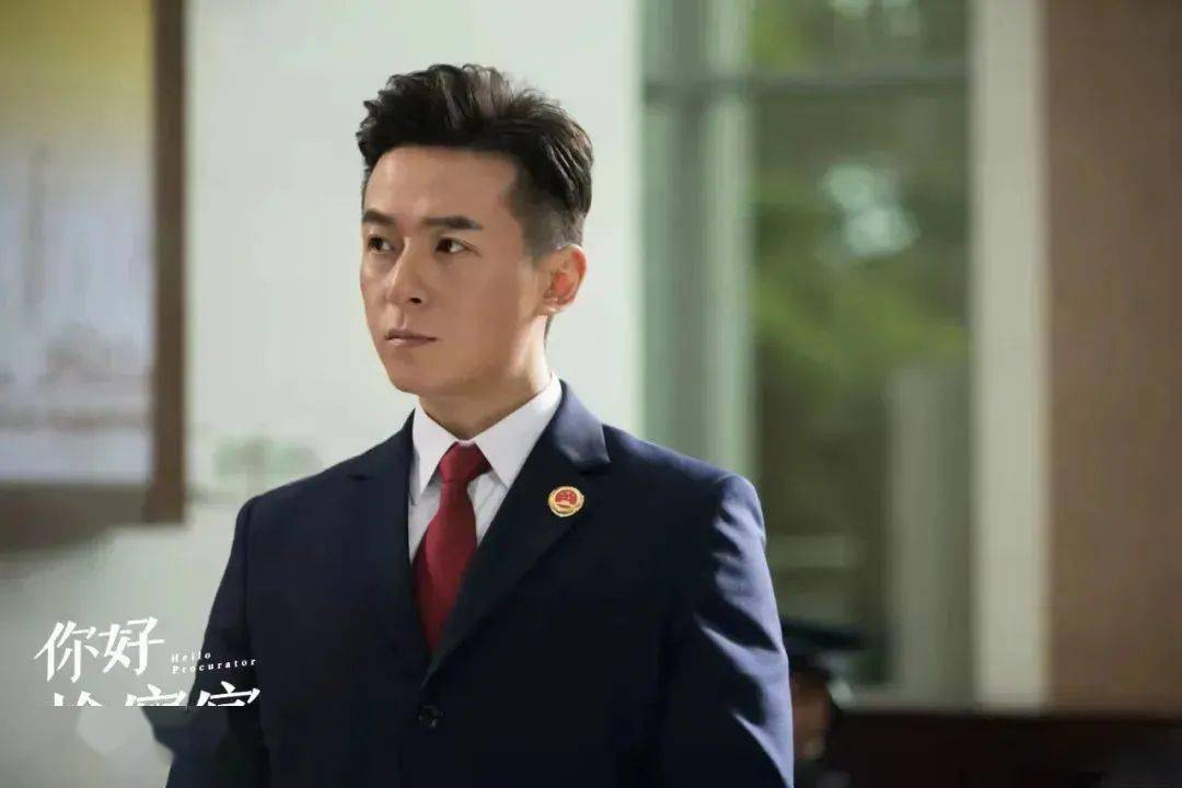 饰),机灵洒脱的千金小姐姚珍(殷叶子饰),职场女强人林薇薇(刘海蓝饰)