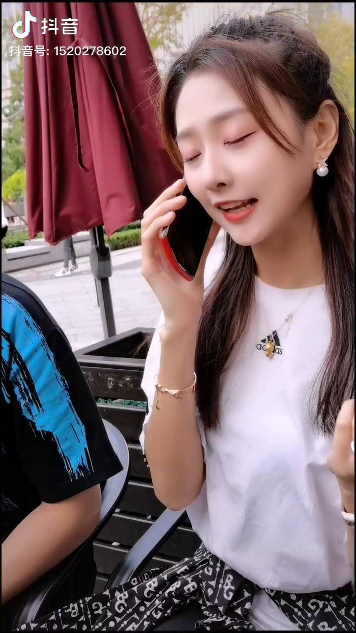 感谢抖音我要上热门搞笑宝藏女孩苏宁朱莉朱莉又怀念以前的过去