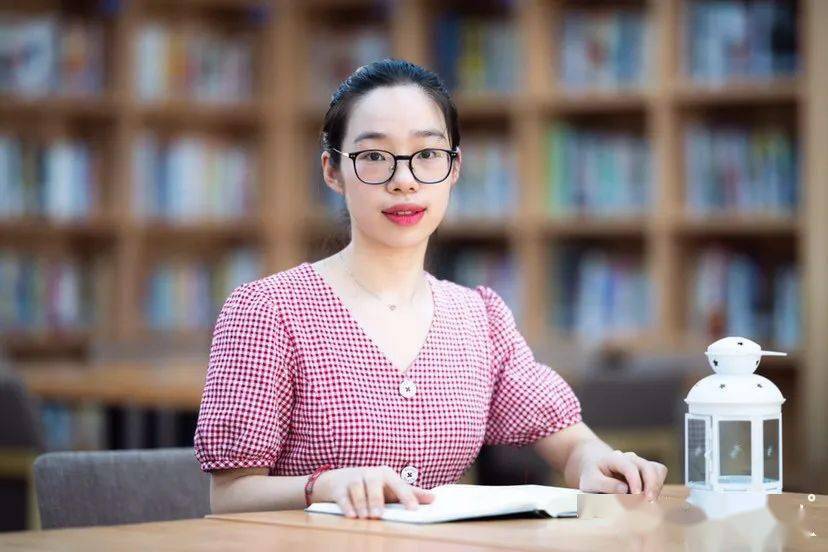 家族中最年轻的教师李欣言"家族里最年轻的教师就是我女儿李欣言,女儿