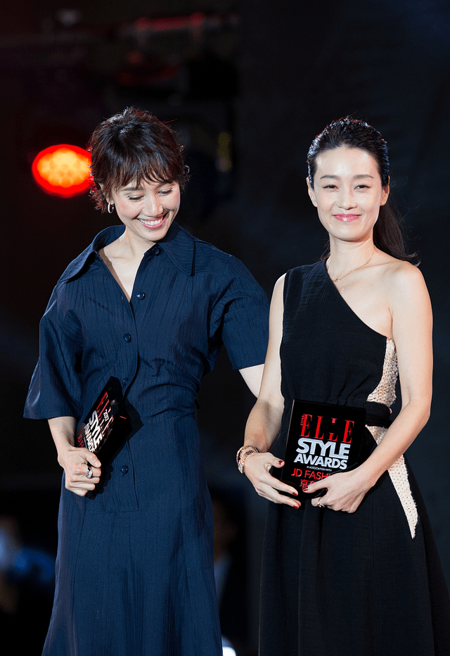 鱼尾 短发袁泉配长发马伊琍,画面不要太和谐,两人优雅恬静女人味十足