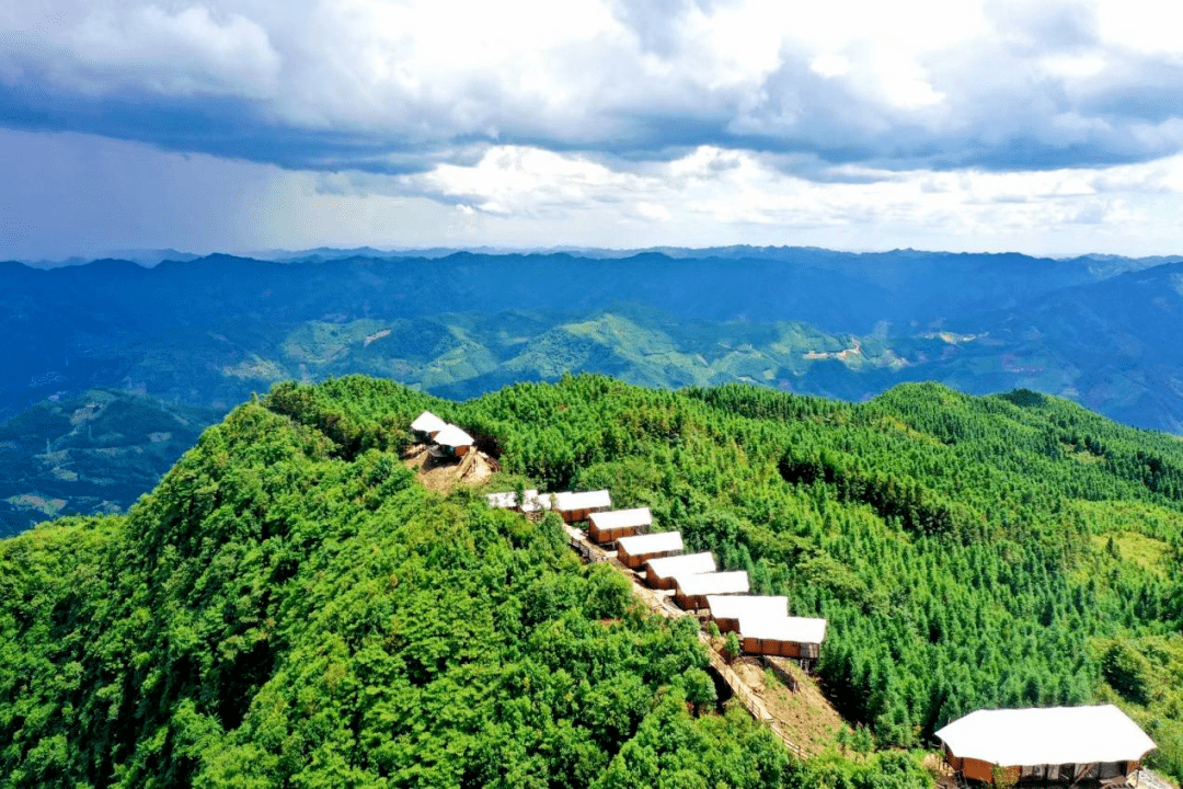 册亨万重山景区