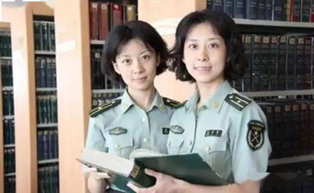 1999年国庆阅兵场上的双胞胎"姐妹花"现状如何?_张莉莉