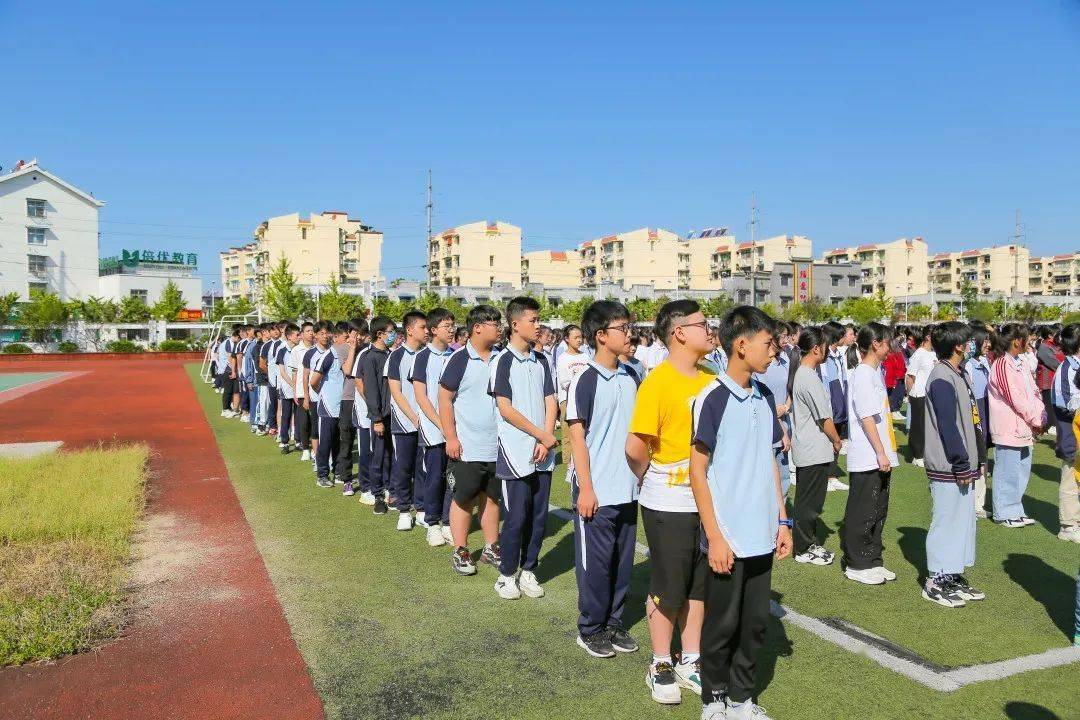 金秋九月,秋风送爽 硕果飘香 9月23日 泾县稼祥中学全体师生 精神