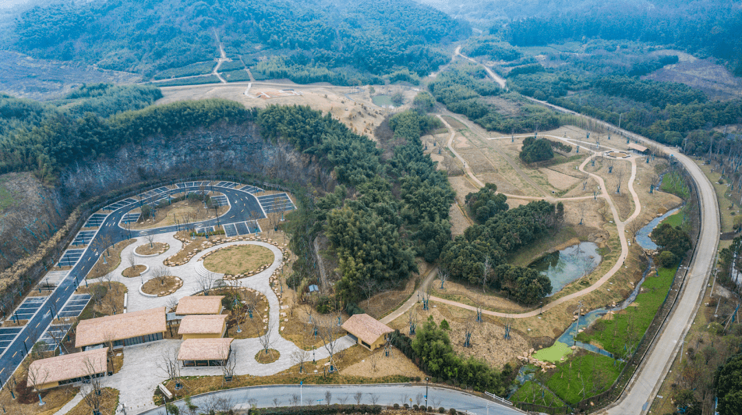 俯瞰瑶山遗址公园 摄影/盛淑彦