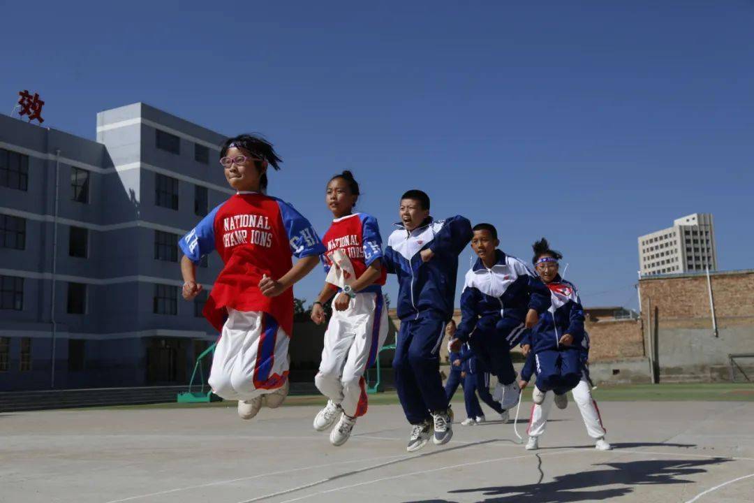 运动场上固原少年们超燃