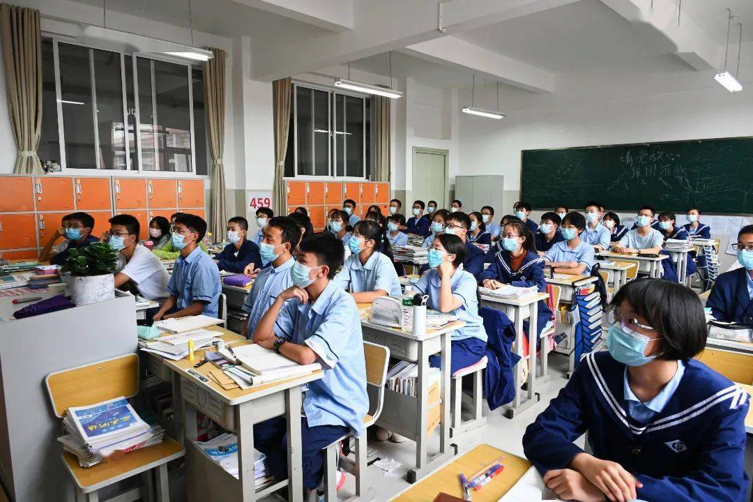 【我为群众办实事】州医院与下关一中联合开展"疫情防控进校园 争做