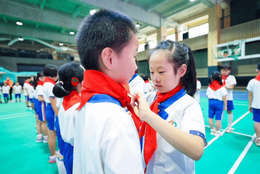 华伦小学二年级少先队入队仪式 | 鲜红的烙印——少年