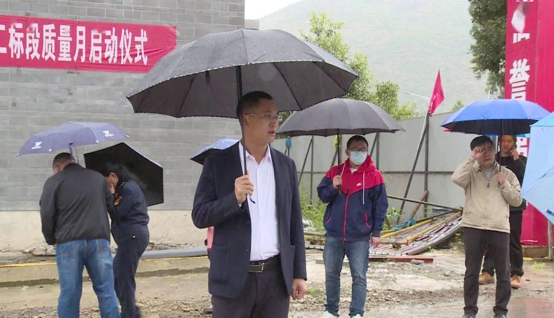 国家卫生县城创建进行时鹤庆县长张洪军检查指导创卫迎检重点场所工作