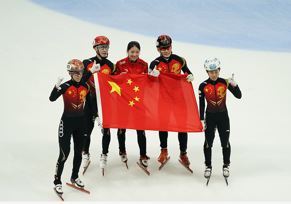 中国队力夺短道速滑世界杯中国站2000米混合接力