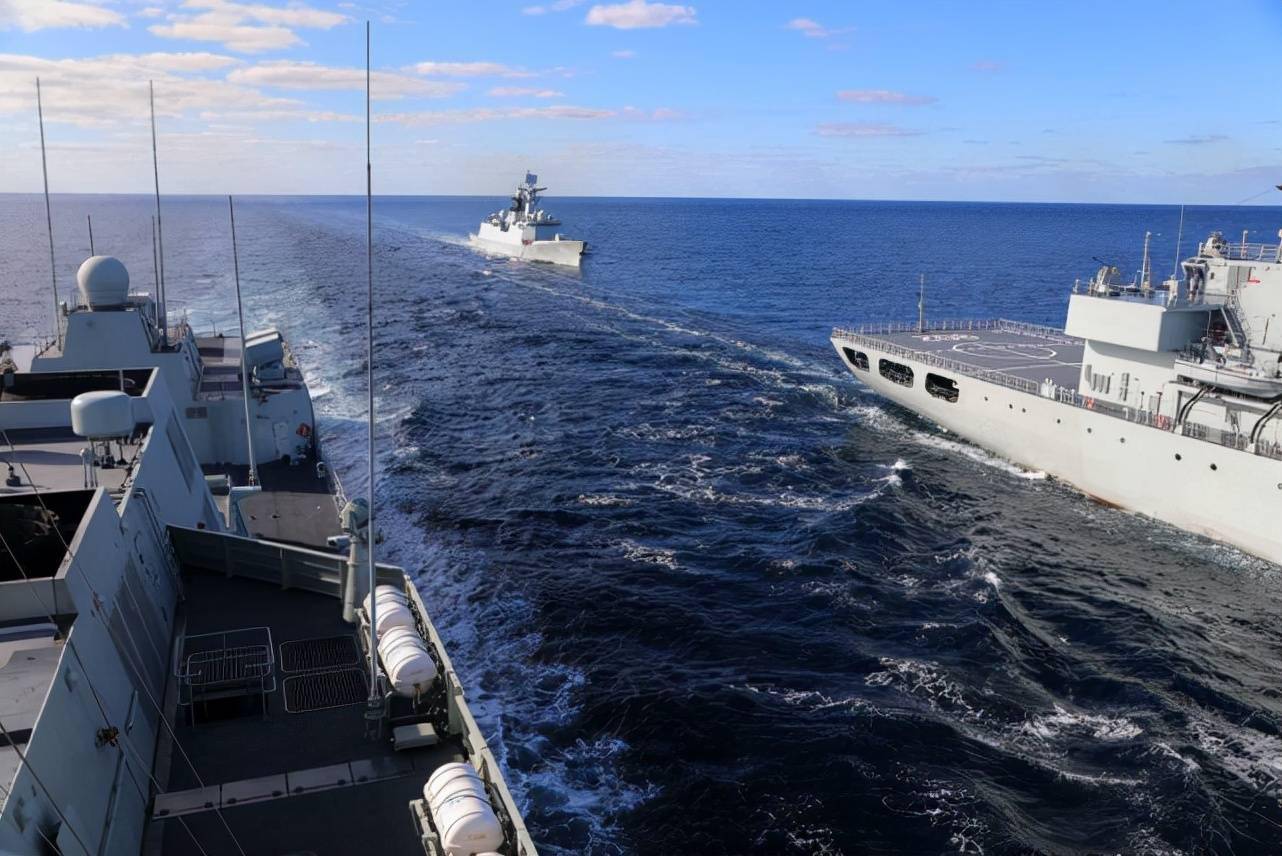 位于日本海海域的彼得大帝湾国际水域,中俄"海上联合-2021"大型军事