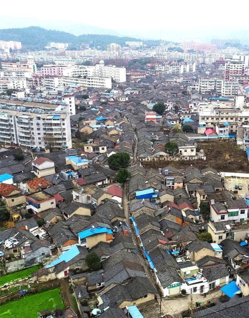 千年古邑,文蕴深厚.桐城市位于安徽省中部,古称"桐国".