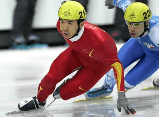 冬奥英雄系列之武大靖 他是第一个获得冬奥短道速滑金牌的中国男运动