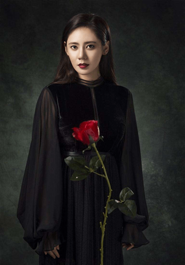 韩国气质美女代表全智贤,李圣经,穿衣优雅又大方,女神