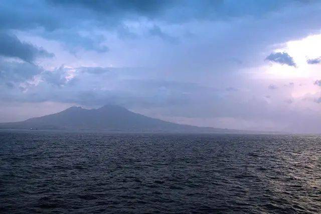 风雨交加,维苏威火山扑面而来16阴雨那不勒斯17海暗云乌18船上的救生