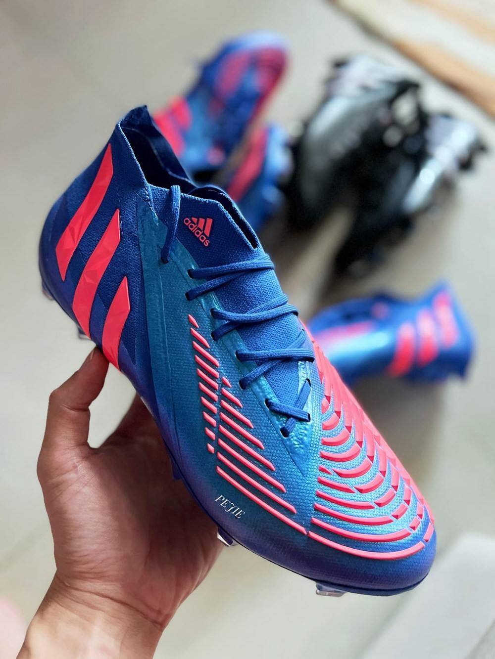 新一代adidaspredator足球鞋实物曝光